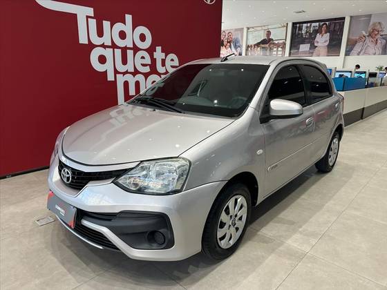 TOYOTA ETIOS 1.5 XS 16V FLEX 4P MANUAL TOYOTA ETIOS 1.5 XS 16V FLEX 4P MANUAL